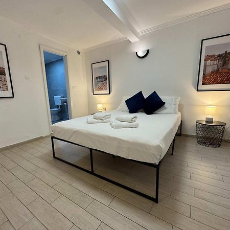 De Spot Guest House - Pile Old Town Gate Дубровник Екстериор снимка