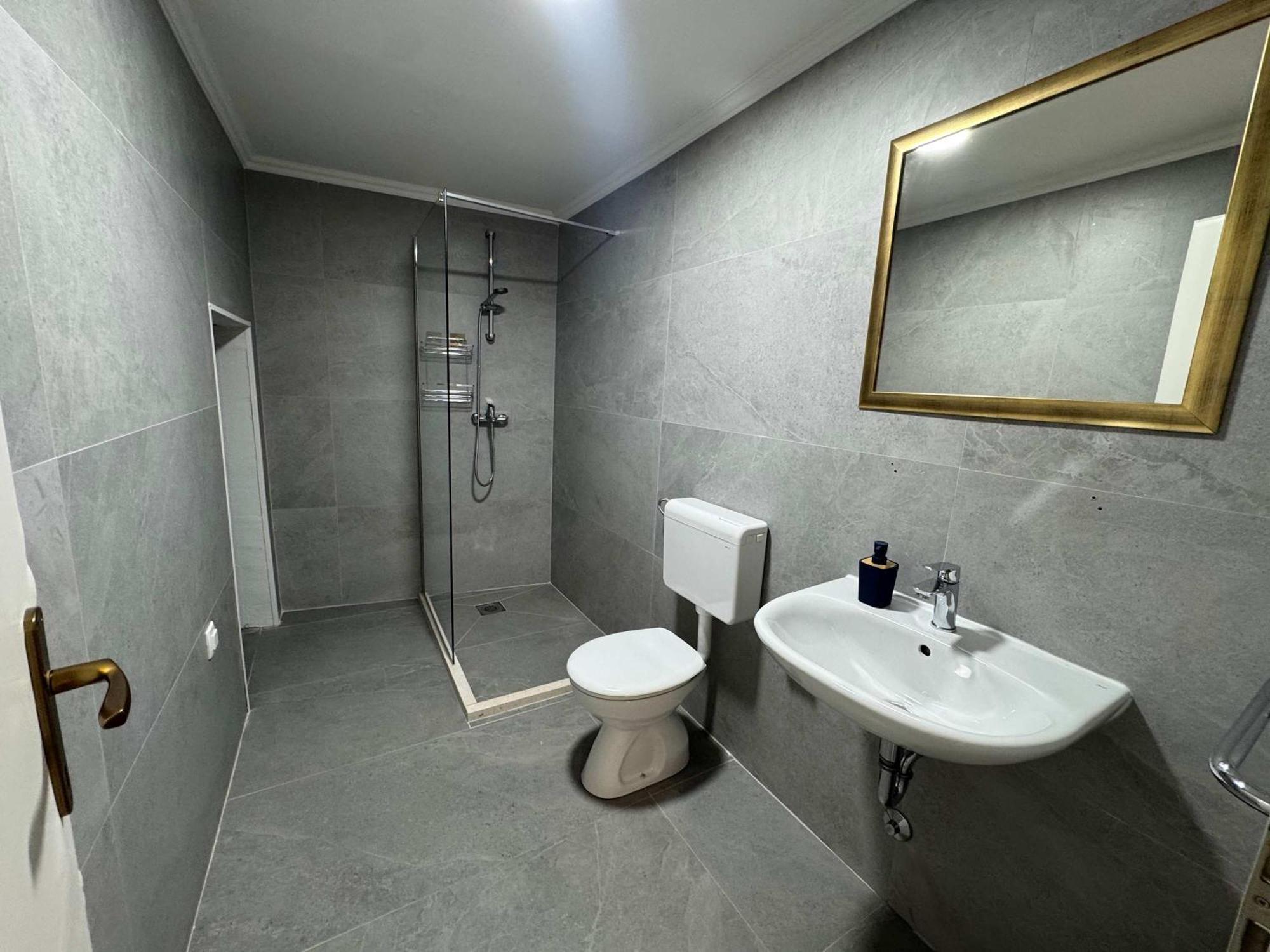 De Spot Guest House - Pile Old Town Gate Дубровник Екстериор снимка