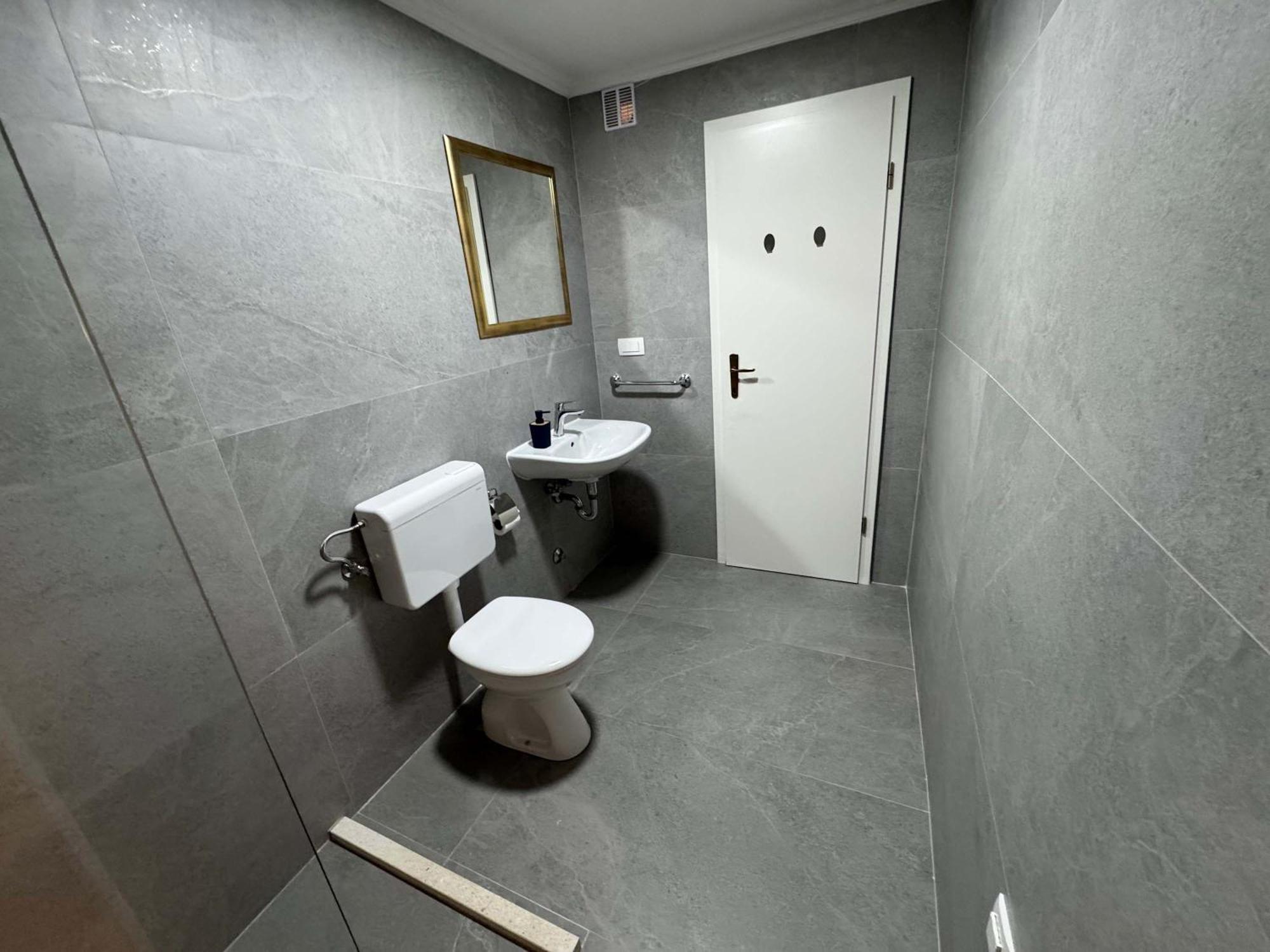 De Spot Guest House - Pile Old Town Gate Дубровник Екстериор снимка